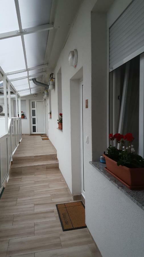 Apartmani Mursa Осиек Экстерьер фото